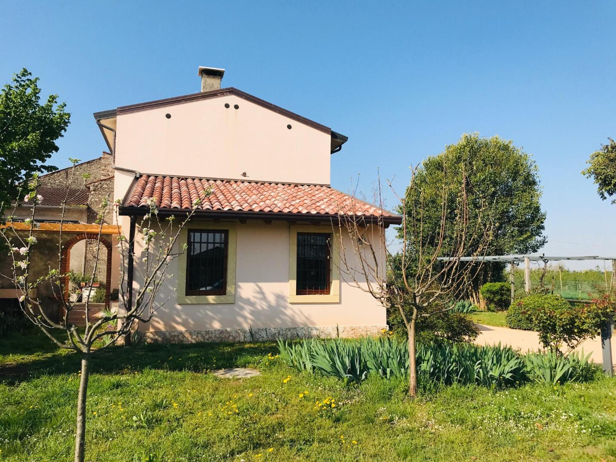 Una Casa Di Campagna Dossobuono Eksteriør billede